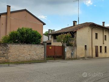 Casa indipendente con cortile - Camino al Tagliame