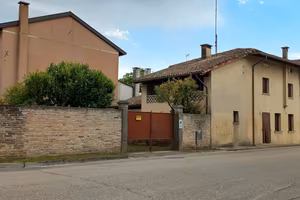 Casa indipendente con cortile - Camino al Tagliame