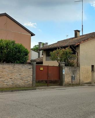 Casa indipendente con cortile - Camino al Tagliame