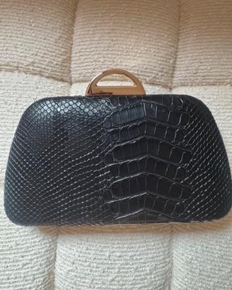 Pochette nera con simil pitone