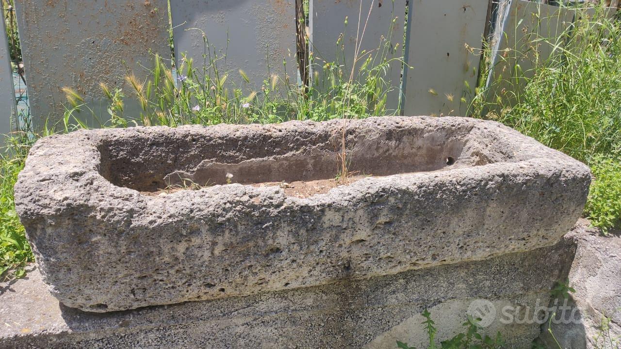 Arredo giardino in Pietra e garnito, fioriere e lavabi in OFFERTA