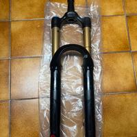 Forcella FOX 38 Factory Kashima 180mm Grip2