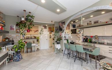 4 LOCALI con POSTO AUTO e CANTINA