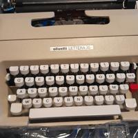 MACCHINA DA SCRIVERE "OLIVETTI"