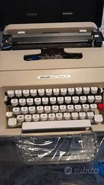 MACCHINA DA SCRIVERE "OLIVETTI"