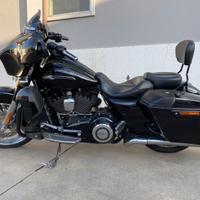 Harley-Davidson Street Glide C.V.O. - 2015