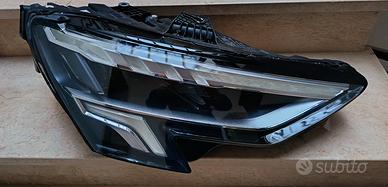 faro audi A3 destro 8Y0941034