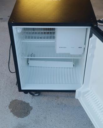 Piccolo frigorifero da campeggio 220v ELECTROLUX