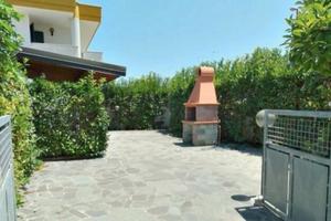 Casa vacanza a Torre dell'orso con grande giardino
