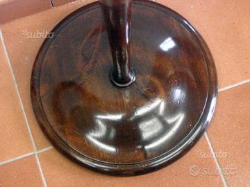 Lampada da terra in legno