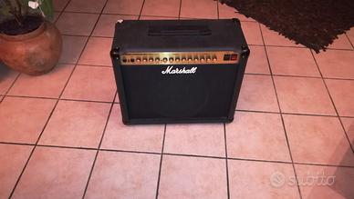 Amplificatore usato poco tenuto bene