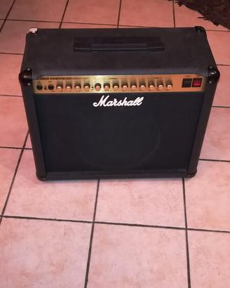 Amplificatore usato poco tenuto bene