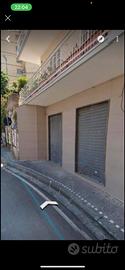 Negozio/deposito via tavani