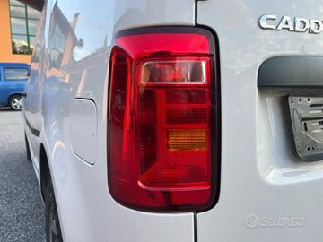 FANALINO POSTERIORE SINISTRO CADDY 2KN 2017