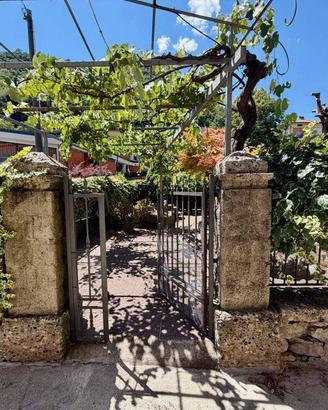 Casa indipendente di 123 m² con più di 5 locali e 