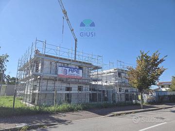 Prestigiosa e unica villa in bifamiliare