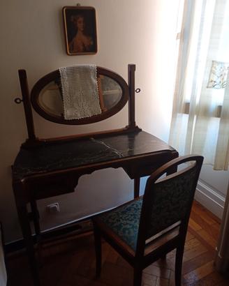 Toilette antica in noce
