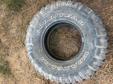4 pneumatici good year wrangler misura 285/75/16