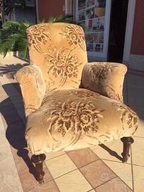 POLTRONA DA CAMERA o SALA antica in tessuto