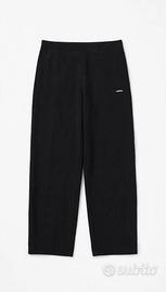 Pantalone nero Adidas comodo e versatile