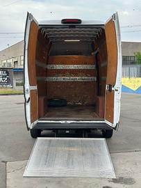 Fiat ducato con pedana caricatrice