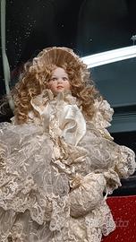 Bambola antica da collezione