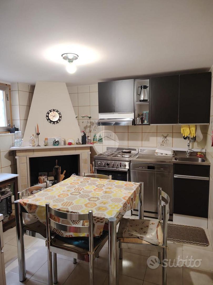 VILLA A SCHIERA A CAMPOBASSO - Vista 5