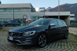 Volvo V60 R Design