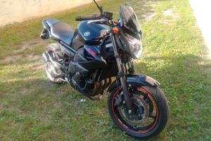 Moto Yamaha XJ6