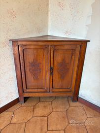 Mobile angolare in legno