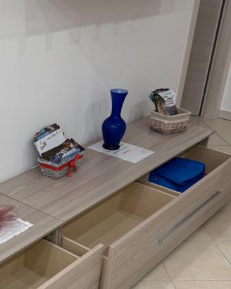 Mobile basso a cassettone singolo in legno