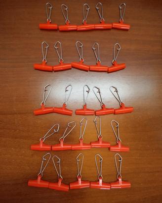 Attrezzatura da pesca sportiva. 50 pezzi.