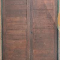 Porta in legno massello di castagno a due ante
