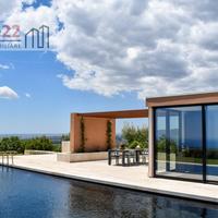 VILLA INDIPENDENTE con VISTA MARE e PISCINA a SFIO