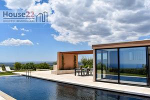 VILLA INDIPENDENTE con VISTA MARE e PISCINA a SFIO