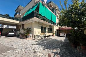 App.to In Piccolo Condominio Con Doppio Ingresso