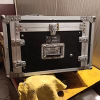Bespeco CROMIX6U Flight Case 6 unita + Vano Mixer
