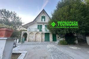 VILLA SINGOLA A MERCOGLIANO