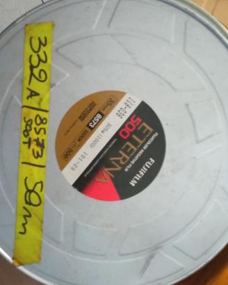 Pellicole vergini 35mm ancora sigillate.