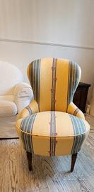 poltroncina foderata in cotone bianco