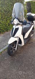 Piaggio Carnaby 300