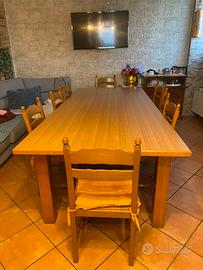 Tavolo in legno di rovere con pannello in formica