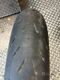Gomme moto