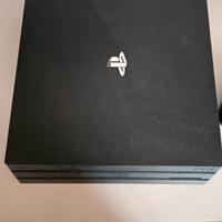 PS4 PRO+26 giochi in memoria 
