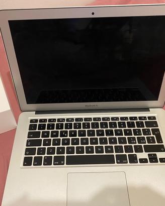 MacBook Air 13 (2017)