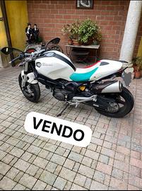 Ducati Monster 696