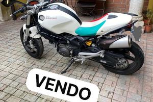 Ducati Monster 696