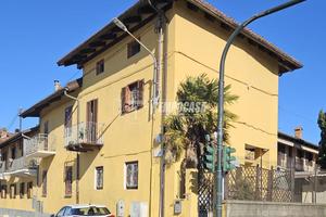 Casa semindipendente RISTRUTTURATA con cortile pri