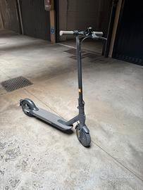 Monopattino elettrico Xiaomi Essential