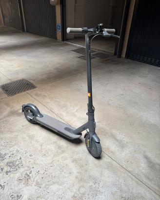 Monopattino elettrico Xiaomi Essential